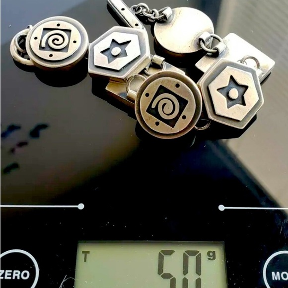 Crafted by the artist JjMEXICO. - Picture 3 of 3